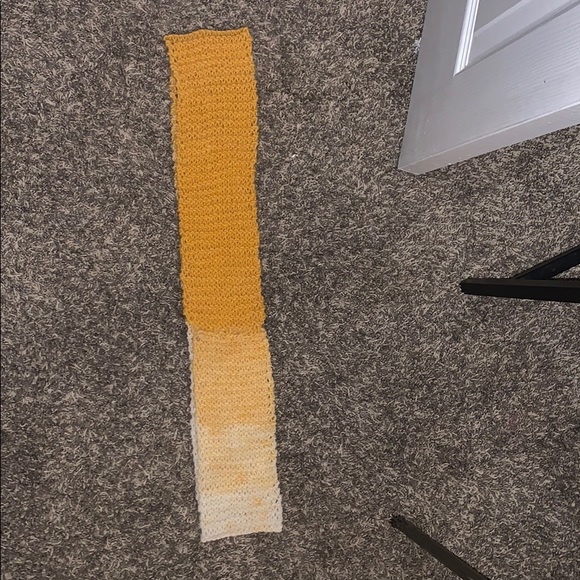 Hand crochet ombré yellow scarf 🌞 - Picture 3 of 3